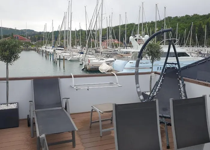Floating House - Marina Relax