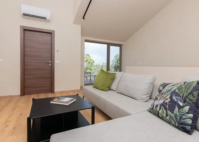 Adelis Residence By Locap Group