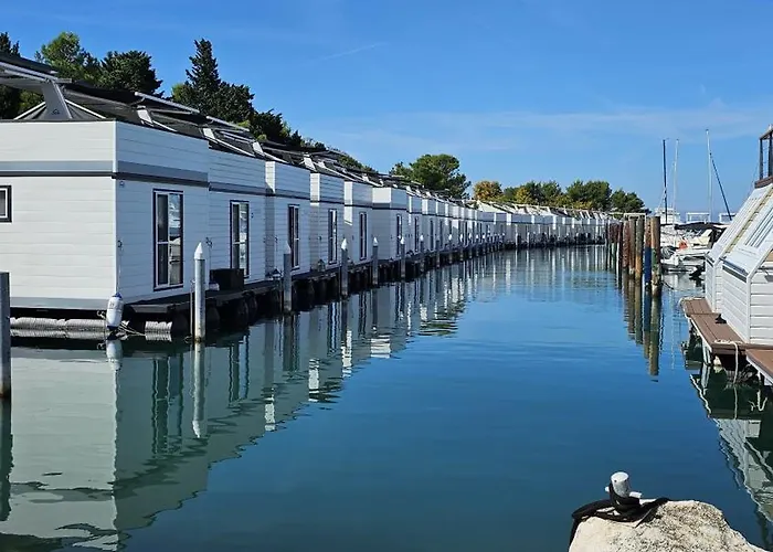 Floating House Sea Suite
